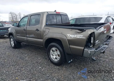 2015 Toyota Tacoma Base V6 z USA, uszkodzony, nr VIN 3TMLU4EN1FM201554